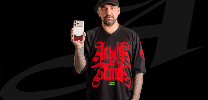 Альфа-Банк и Баста: лимитированная коллекция мерча в готическом стиле к декабрю 2025 года