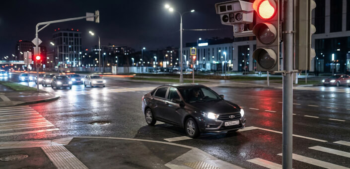 Штраф за проезд на красный свет в России в 2026 году